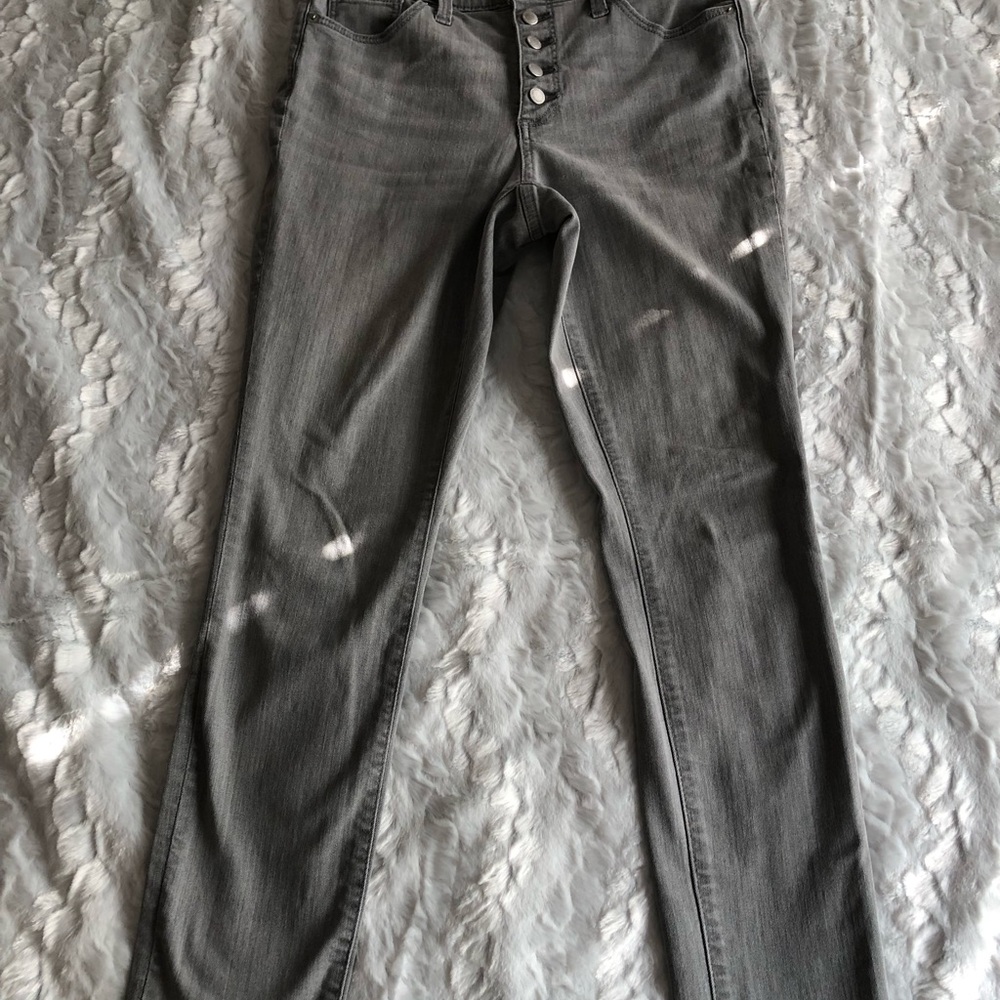 Universal Thread High Rise Skinny Jean - Picture 2 of 11